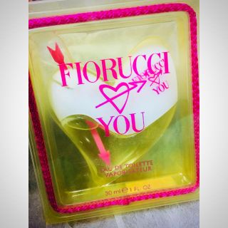 フィオルッチ(Fiorucci)のフィオルッチ ラブスユー 30ml、75ml(香水(女性用))