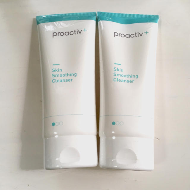proactiv(プロアクティブ)の新品 プロアクティブ スキン スムージング クレンザー 180g 2個 180日 コスメ/美容のスキンケア/基礎化粧品(洗顔料)の商品写真