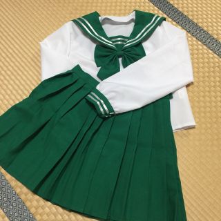 クレアーズ(claire's)のカラーセーラー服♡グリーン♡ハートイヤリング付き！(衣装一式)