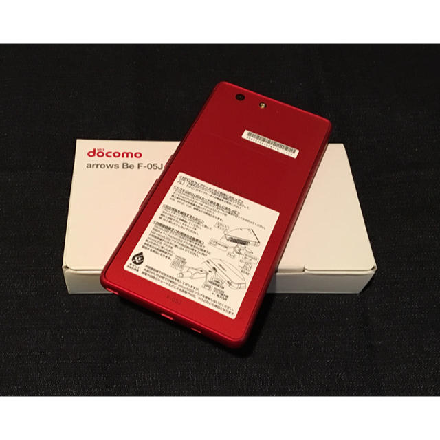 富士通(フジツウ)の【SIMフリー/新品未使用】docomo arrows Be F-05J/赤 スマホ/家電/カメラのスマートフォン/携帯電話(スマートフォン本体)の商品写真