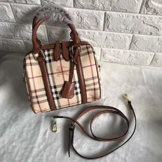 バーバリー(BURBERRY)のBurberry　バーバリー　(ショルダーバッグ)