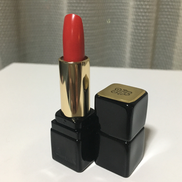 GUERLAIN(ゲラン)のGUERLAIN♡KISSKISSリップスティック・ミニサイズ コスメ/美容のベースメイク/化粧品(口紅)の商品写真