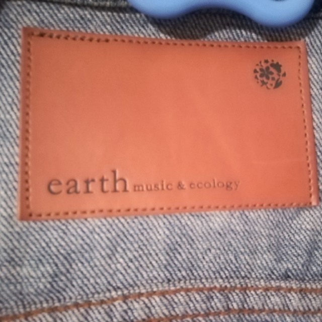 earth music & ecology(アースミュージックアンドエコロジー)の《はーちゃん(白)さん専用》earth　デニムジャケット レディースのジャケット/アウター(Gジャン/デニムジャケット)の商品写真