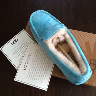 アグ(UGG)の♡新品未使用♡UGGアンスレー♡(ローファー/革靴)