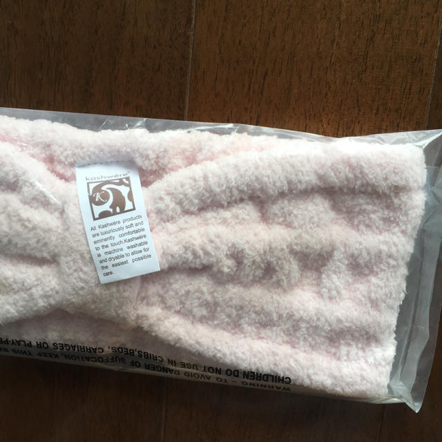 kashwere(カシウエア)の新品 カシウェア*定価4320円 ヘアバンド ヘッドラップ ピンク レディースのヘアアクセサリー(ヘアバンド)の商品写真