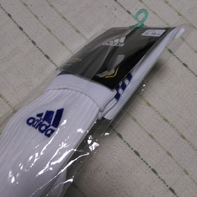 adidas(アディダス)の新品！アディダスadidasサッカーソックス16〜18 キッズ/ベビー/マタニティのこども用ファッション小物(靴下/タイツ)の商品写真