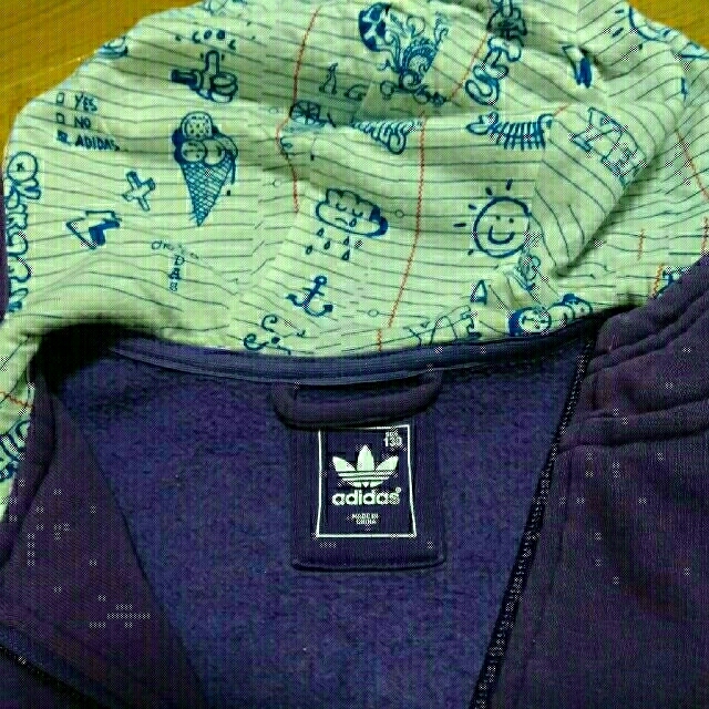 adidas(アディダス)のadidas キッズ パーカー 上下セット 130 キッズ/ベビー/マタニティのキッズ服男の子用(90cm~)(ジャケット/上着)の商品写真