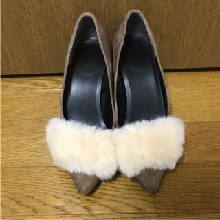 ジーユー(GU)の美品！GU フェイクファーパンプス(ハイヒール/パンプス)