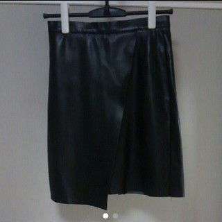 エイチアンドエム(H&M)の黒タイトスカート　スムースレザー　H&M(ひざ丈スカート)