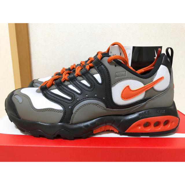 NIKE - ナイキ エアテラフマラ 26cm 新品未使用の通販 by NIKE - ナイキ エアテラフマラ 26cm 新品未使用の通販 by