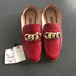 ザラ(ZARA)のZara  赤 チェーン スリッパシューズ(ローファー/革靴)