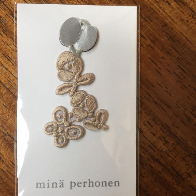 mina perhonen(ミナペルホネン)のミナペルホネン  チャーム ノベルティ エンタメ/ホビーのコレクション(ノベルティグッズ)の商品写真