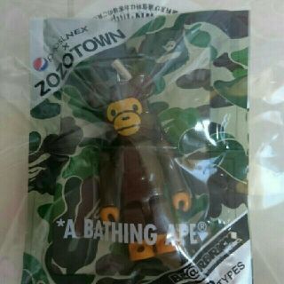 アベイシングエイプ(A BATHING APE)の⚡A・BATHING APE×ZOZOコラボ⚡ベアブリックストラップ♥新品✨(ノベルティグッズ)