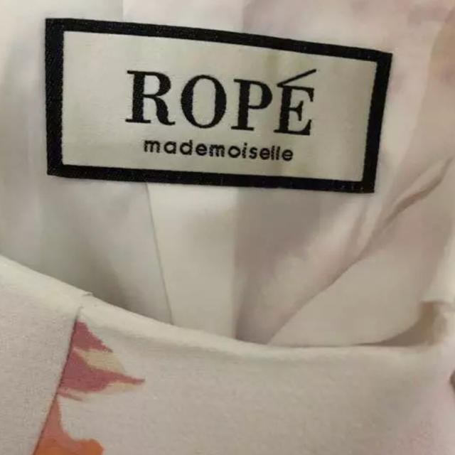 ROPE’(ロペ)のakiko88様専用☆ロペマドモアゼル 花柄 トップス レディースのトップス(シャツ/ブラウス(長袖/七分))の商品写真