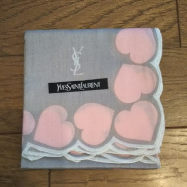 Yves Saint Laurent Beaute(イヴサンローランボーテ)のYVES SAINT LAURENT 新品 ハンカチ レディースのファッション小物(ハンカチ)の商品写真