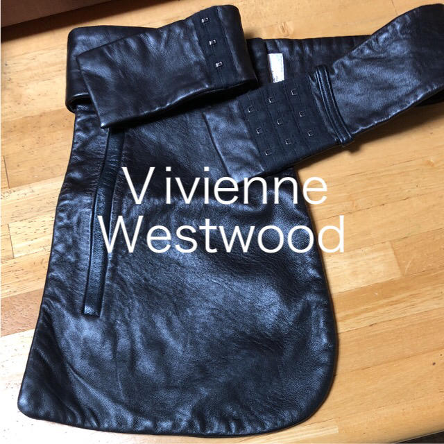 Vivienne Westwood(ヴィヴィアンウエストウッド)のビビアンウェストウッド 希少❣️ウェストバッグ❣️しかも本革‼️ レディースのバッグ(ボディバッグ/ウエストポーチ)の商品写真