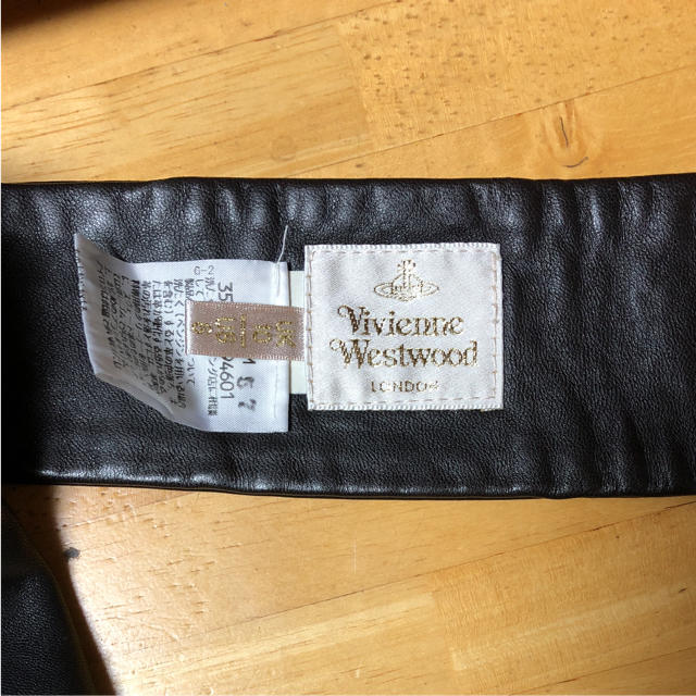 Vivienne Westwood(ヴィヴィアンウエストウッド)のビビアンウェストウッド 希少❣️ウェストバッグ❣️しかも本革‼️ レディースのバッグ(ボディバッグ/ウエストポーチ)の商品写真