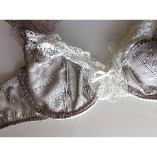 シモーヌペレール(Simone Perele)の70B☆シモーヌ ペレール simone perele ノンパテットブラジャー(ブラ)