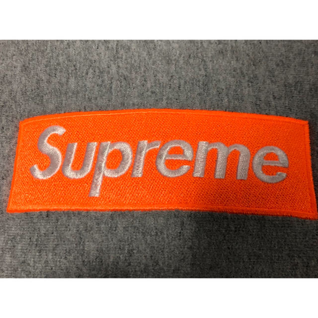 Supreme(シュプリーム)のsupreme 17aw Box Logo Hooded Sweatshirt  メンズのトップス(パーカー)の商品写真
