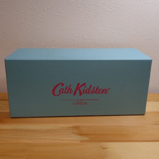 Cath Kidston(キャスキッドソン)の可愛い♢Cath Kidston　レッド&ピンク マグカップ インテリア/住まい/日用品のキッチン/食器(グラス/カップ)の商品写真