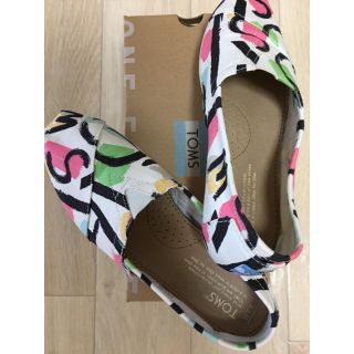 トムズ(TOMS)のTOMS レディースシューズ 22.5cm(スリッポン/モカシン)