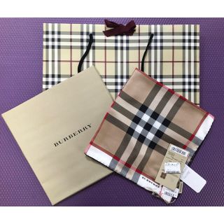 バーバリー(BURBERRY)の⭐️【新品 未使用】 burberry バーバリー 絹スカーフ⭐️ (バンダナ/スカーフ)