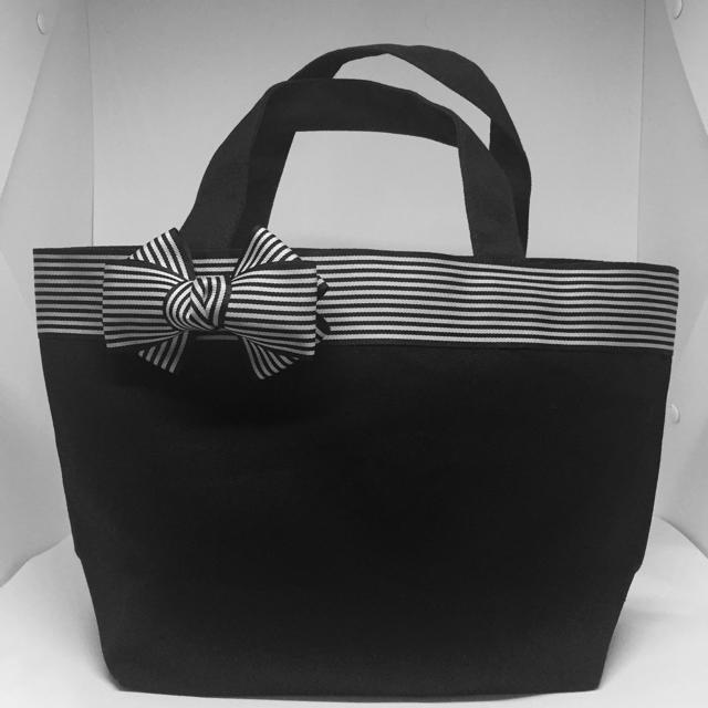 ブラックストライプ  リボンバッグ レディースのバッグ(トートバッグ)の商品写真
