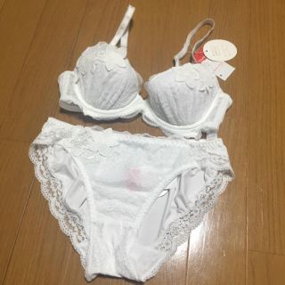 アモスタイル(AMO'S STYLE)のAMO'S STYLE 新品未使用 ブラセット (ブラ&ショーツセット)