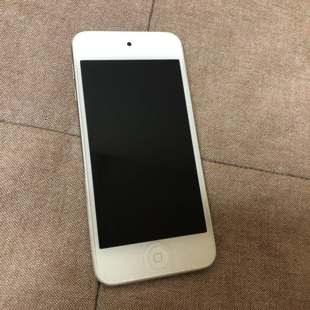 iPod touch(アイポッドタッチ)のiPodtouch第6世代 スマホ/家電/カメラのスマートフォン/携帯電話(スマートフォン本体)の商品写真