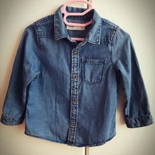 ザラキッズ(ZARA KIDS)のまぬ様専用☆ZARA ザラ デニムシャツ 92cm(ジャケット/上着)