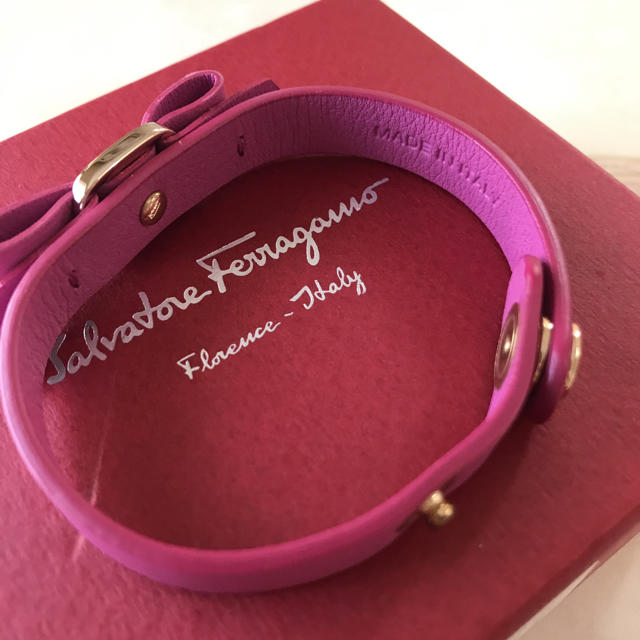 Ferragamo(フェラガモ)のフェラガモ ♡ヴァラリボン♡ブレスレット レディースのアクセサリー(ブレスレット/バングル)の商品写真