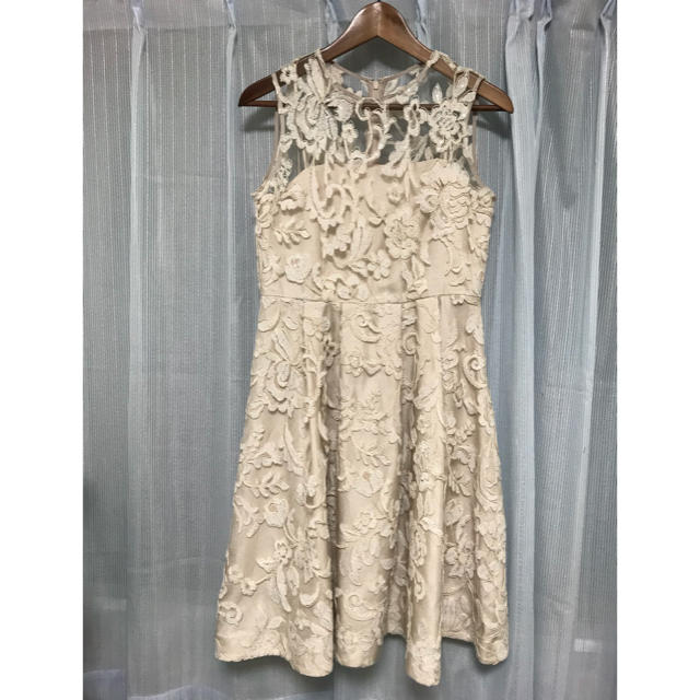 GRACE CONTINENTAL(グレースコンチネンタル)のグレースコンチネンタル 刺繍 ドレス レディースのフォーマル/ドレス(ミディアムドレス)の商品写真