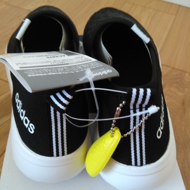 adidas(アディダス)の新品未使用　adidas　アディダス　スリッポン レディースの靴/シューズ(スリッポン/モカシン)の商品写真