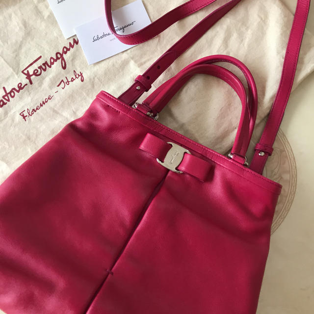 Ferragamo(フェラガモ)の♡ANTEPLICO様♡専用 レディースのバッグ(ハンドバッグ)の商品写真