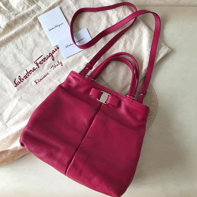 Ferragamo(フェラガモ)の♡ANTEPLICO様♡専用 レディースのバッグ(ハンドバッグ)の商品写真