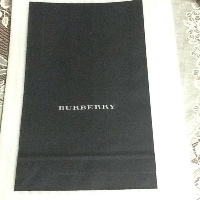 BURBERRY(バーバリー)の新品未使用  Burberry フェイスタオル   ラッピング袋つき インテリア/住まい/日用品の日用品/生活雑貨/旅行(タオル/バス用品)の商品写真