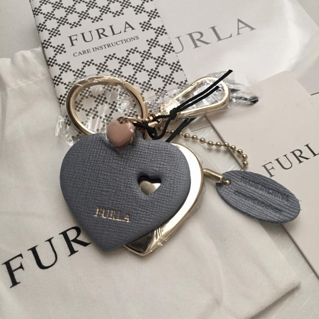 Furla(フルラ)のすみれ様専用 ☆ フルラ キーホルダー ハート ブルー ハンドメイドのファッション小物(バッグチャーム)の商品写真