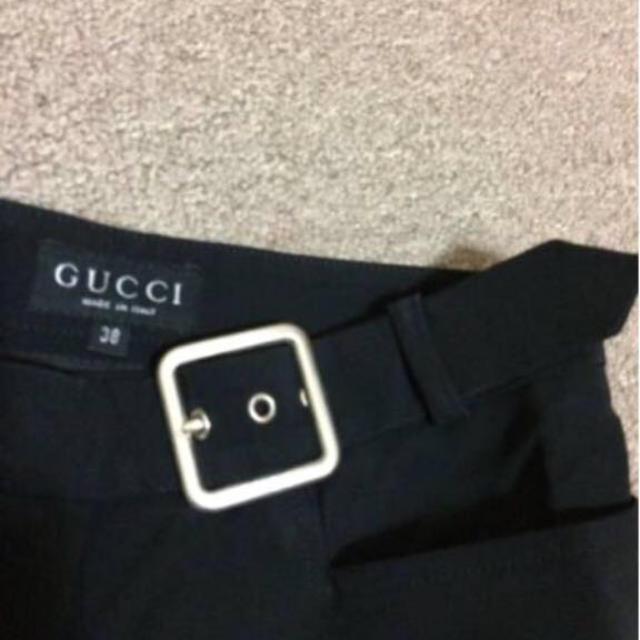 Gucci(グッチ)の本物グッチGUCCIの黒のシルバーバックル美脚パンツ　38  レディースのパンツ(その他)の商品写真