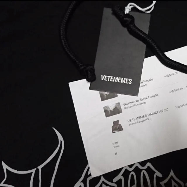 OFF-WHITE(オフホワイト)のVETEMEMES Metal HOODIE サイズM ブラック メンズのトップス(パーカー)の商品写真