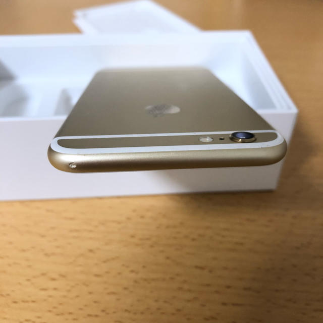 Apple(アップル)のiPhone 6 Gold 64 GB docomo スマホ/家電/カメラのスマートフォン/携帯電話(スマートフォン本体)の商品写真