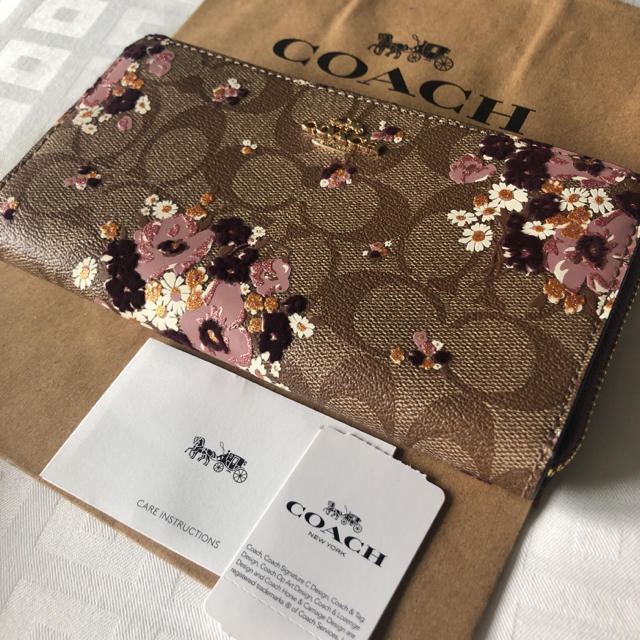 限定特価 COACH コーチ 新品 ホワイト 紫 花柄 長財布 レディース 小物