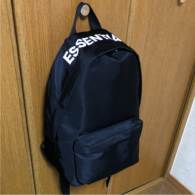 FEAR OF GOD(フィアオブゴッド)のFOG Essentials Graphic Backpack メンズのバッグ(バッグパック/リュック)の商品写真