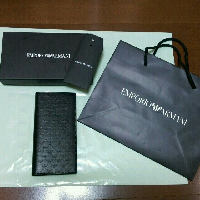 Emporio Armani(エンポリオアルマーニ)のりこ様専用　　新品ｱﾙﾏｰﾆ財布 レディースのファッション小物(財布)の商品写真