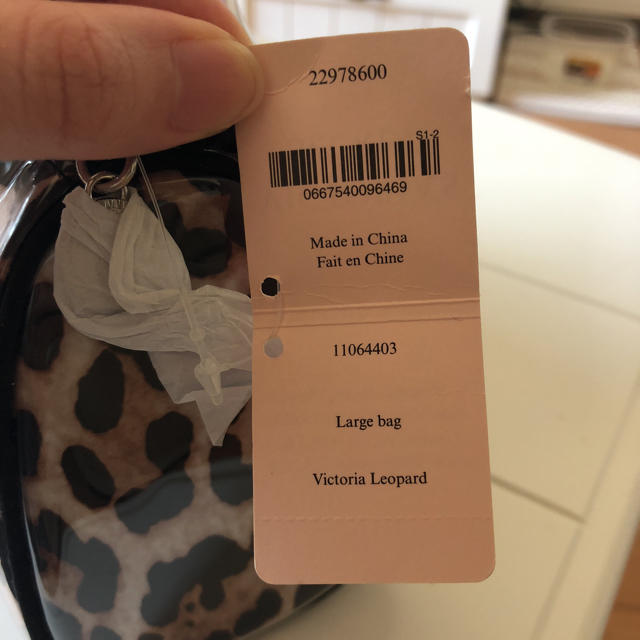 Victoria's Secret(ヴィクトリアズシークレット)の✨VICTORIA S SECRET✨ レディースのバッグ(トートバッグ)の商品写真