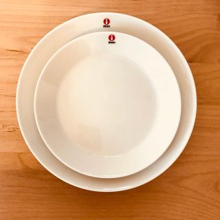 イッタラ(iittala)の正規品 新品 送料込！イッタラ ティーマプレートセット(食器)