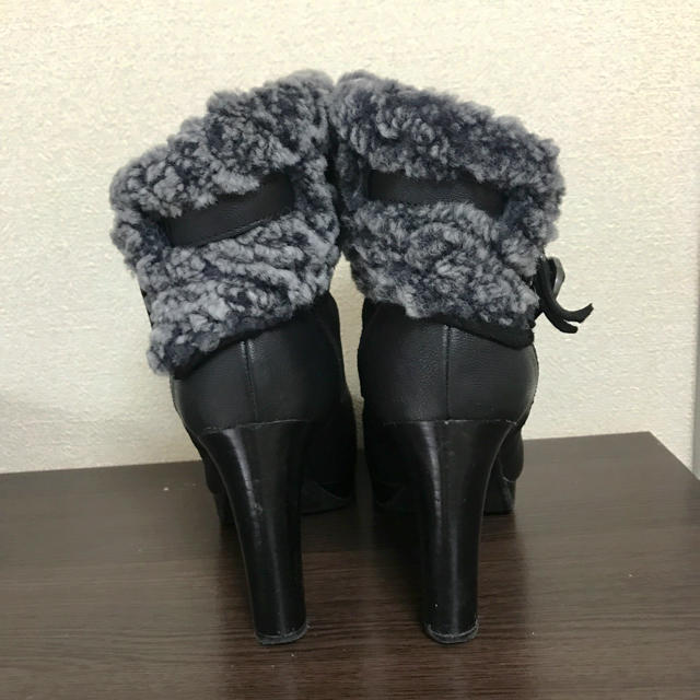 UGG(アグ)の【値下げ】UGGショートブーティー 正規品 レディースの靴/シューズ(ブーティ)の商品写真