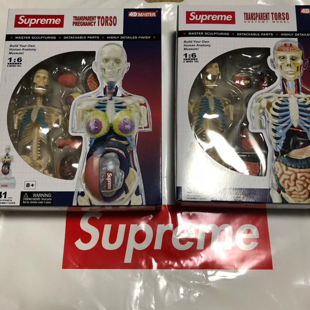 大人気安い】 Supreme - supreme 人体模型の通販 by キャッツ
