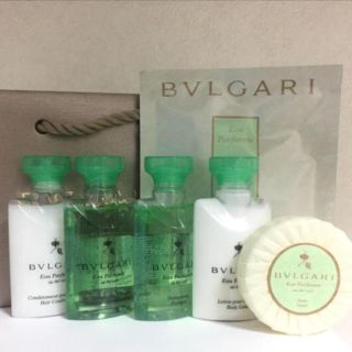 ブルガリ(BVLGARI)のゆみ様専用　ブルガリ　オ・パフメ オーテ ヴェール トラベルキット(コフレ/メイクアップセット)