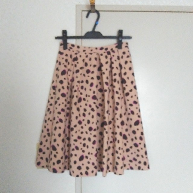 Apuweiser-riche(アプワイザーリッシェ)のダルメシアン柄スカート レディースのスカート(ひざ丈スカート)の商品写真