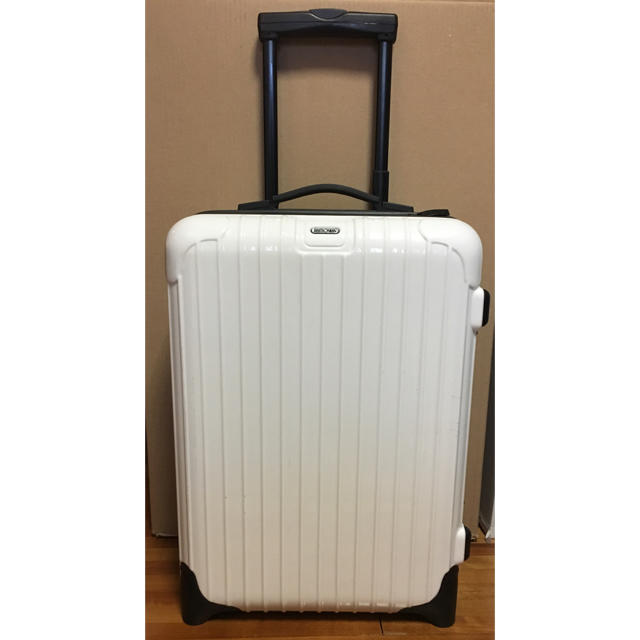 RIMOWA(リモワ)のリモワ ホワイト 二輪 35L 中古 メンズのバッグ(トラベルバッグ/スーツケース)の商品写真